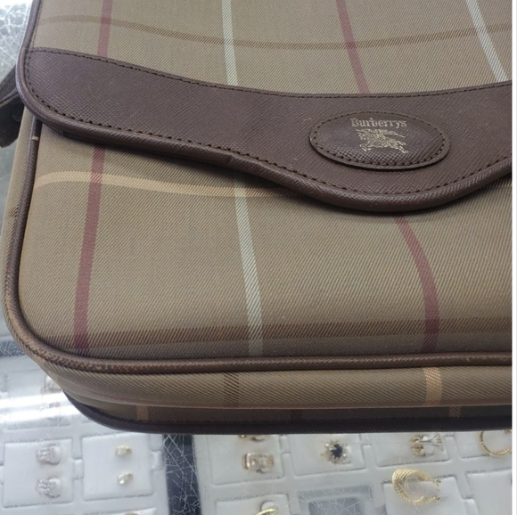 Burberry Vintage 1980s Crossbody - Picture 6 of 11